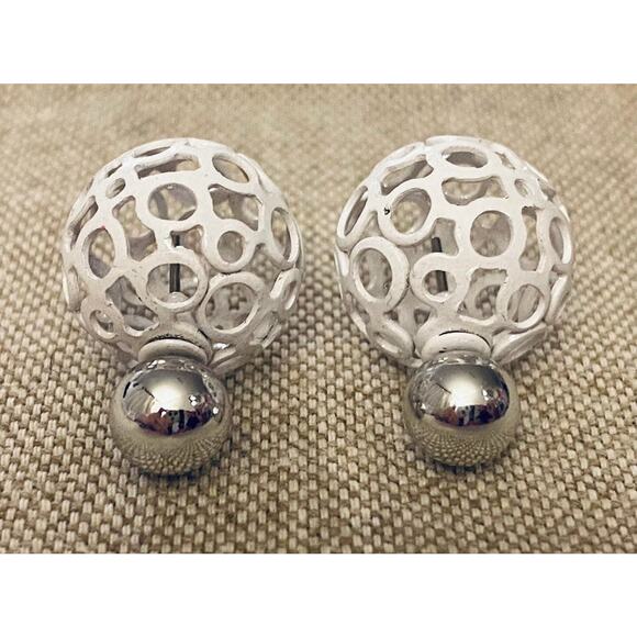 Double Sided Cutout Earrings Peek-a-boo - Picture 1 of 3